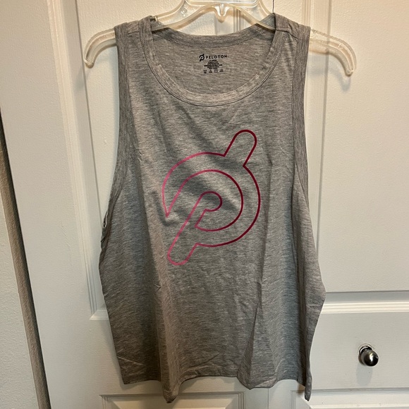 PELOTON NWT AUTHENTIC WOMEN “STRONG” TANK TOP - Picture 1 of 13